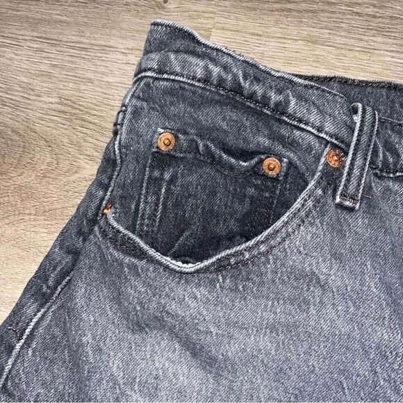 Women's Levi's 501 Charcoal Black Denim Cutoff Shorts - Picture 4 of 15